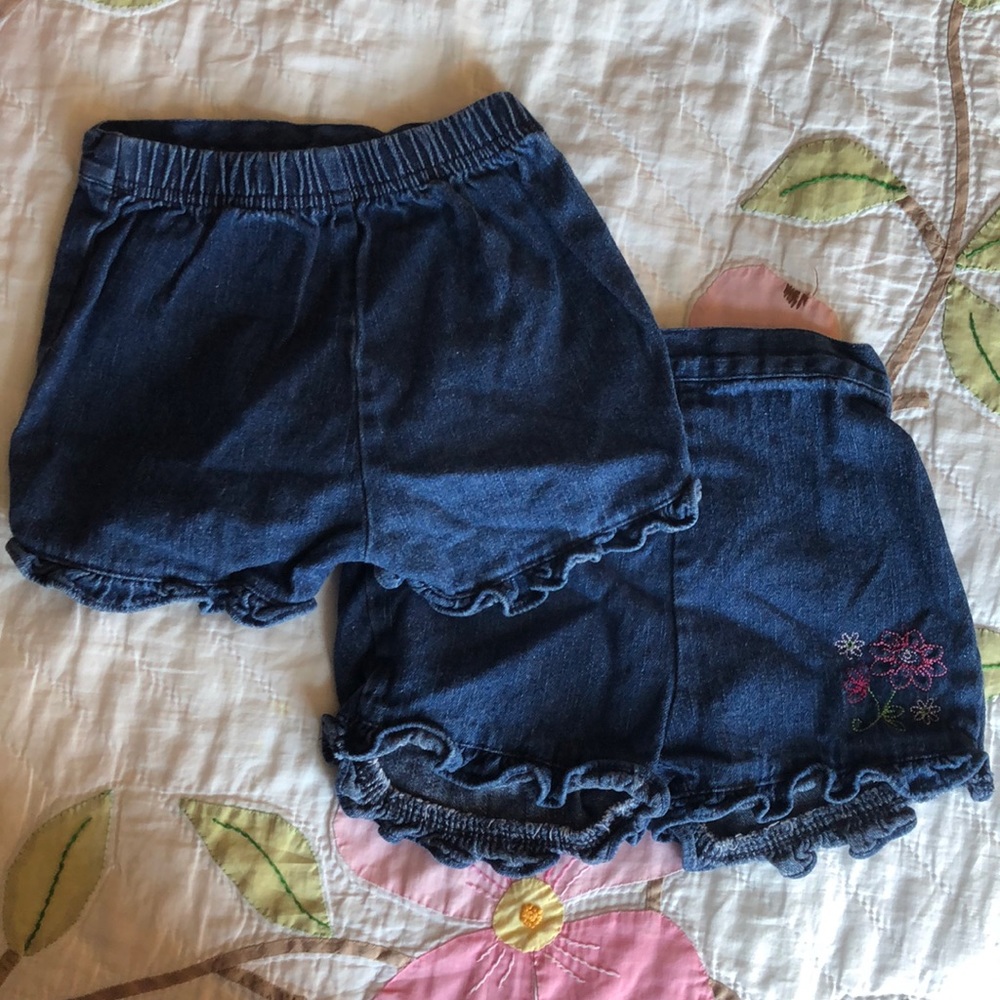 Two outfits - Picture 6 of 7